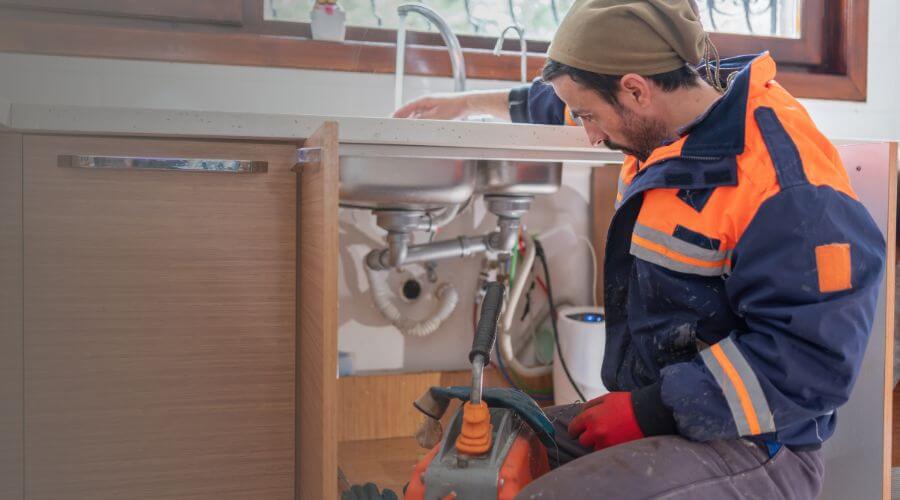 Professional same day plumber in Leesburg, IN